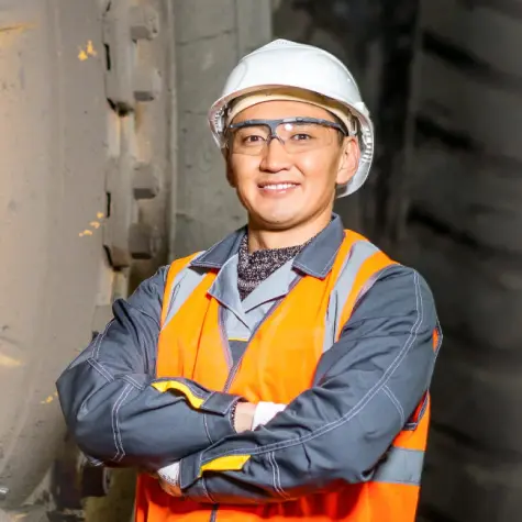 Ingeniero de minas sonriendo